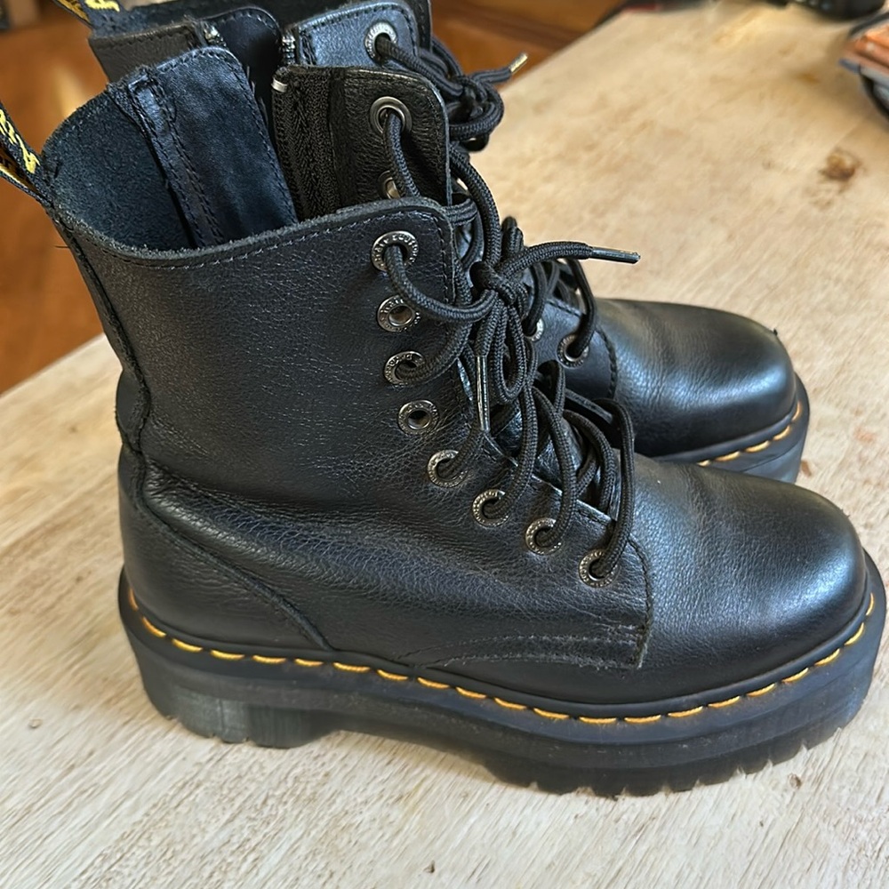 Dr. Martens Jadon Pisa Platform Boot (black)